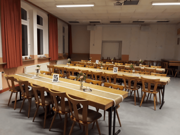 Komplett bestuhlt